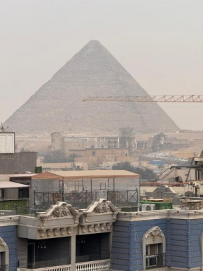Grand Apartment Pyramids